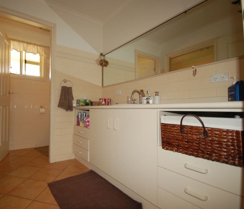 21 Robertson Street, GRIFFITH NSW 2680, Griffith - Thumbnail 4