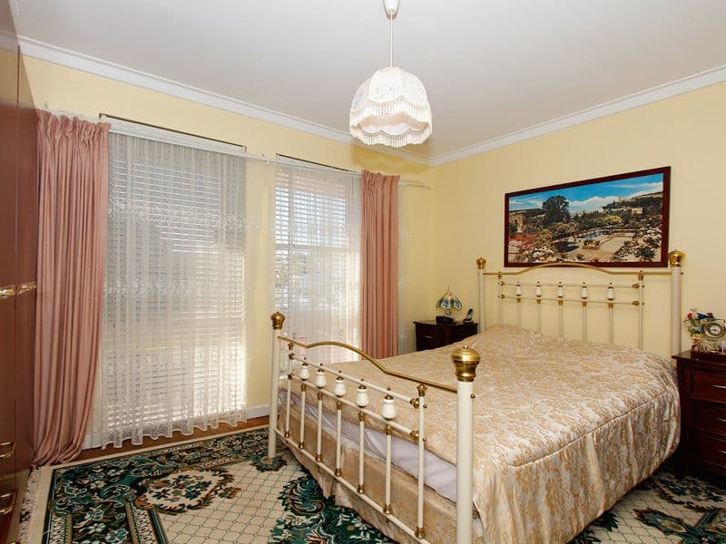 208 Broun Avenue, EMBLETON WA 6062, Embleton - Thumbnail 6