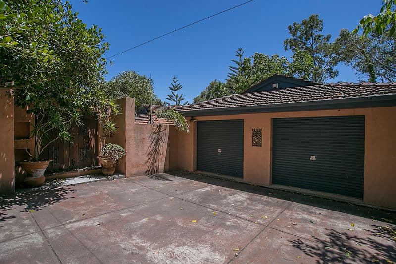 15 Welshpool Road East, LESMURDIE WA 6076, Lesmurdie - Thumbnail 2