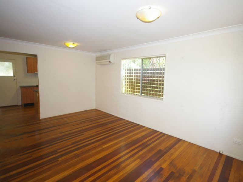 118 Redbank Plains Road, BELLBIRD PARK QLD 4300, Bellbird Park - Thumbnail 4