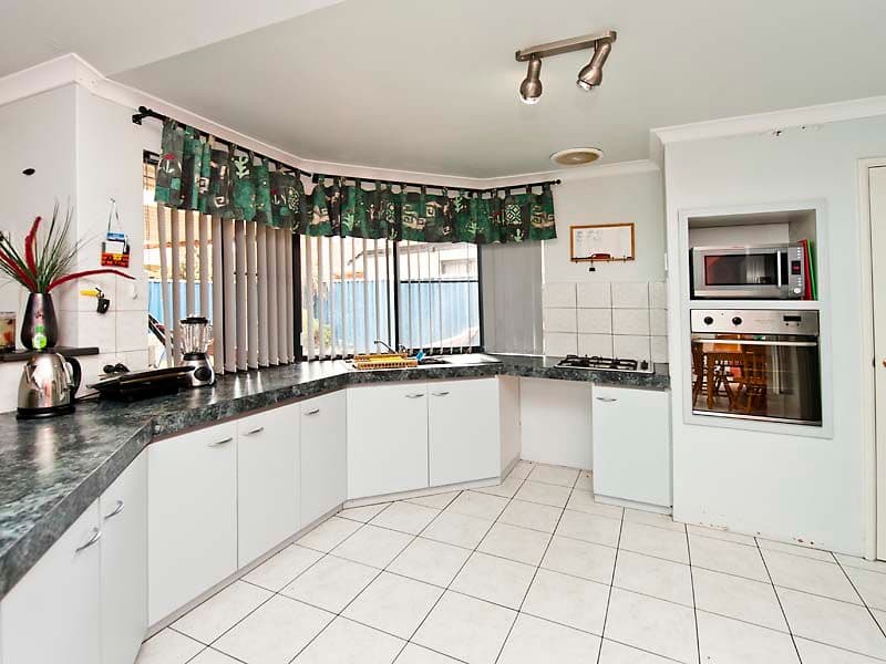 8 Linaria Way, CANNING VALE WA 6155, Canning Vale - Thumbnail 2