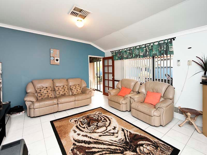 8 Linaria Way, CANNING VALE WA 6155, Canning Vale - Thumbnail 3
