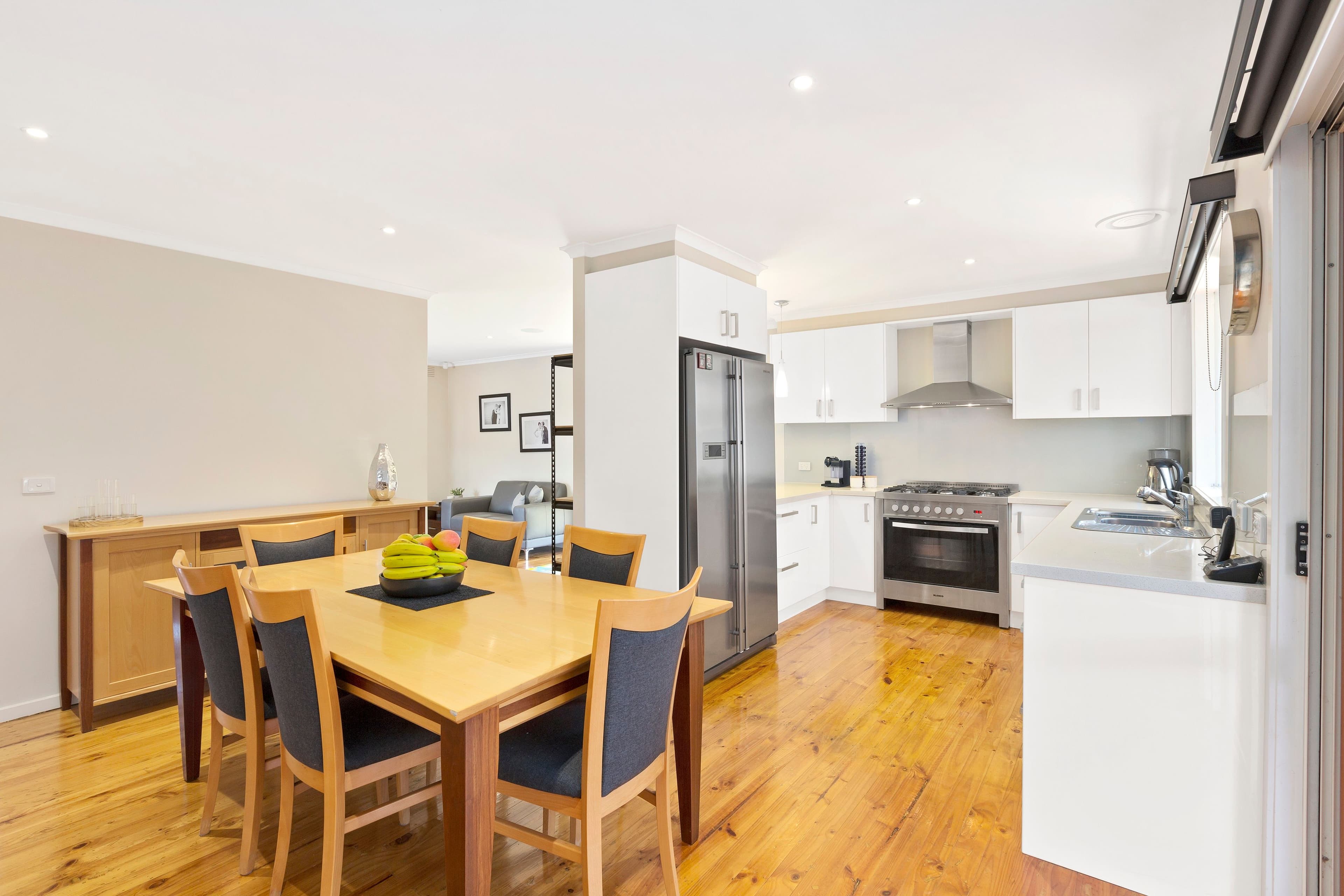 4 Sandleford Place, Dingley Village VIC 3172, Dingley Village - Thumbnail 3