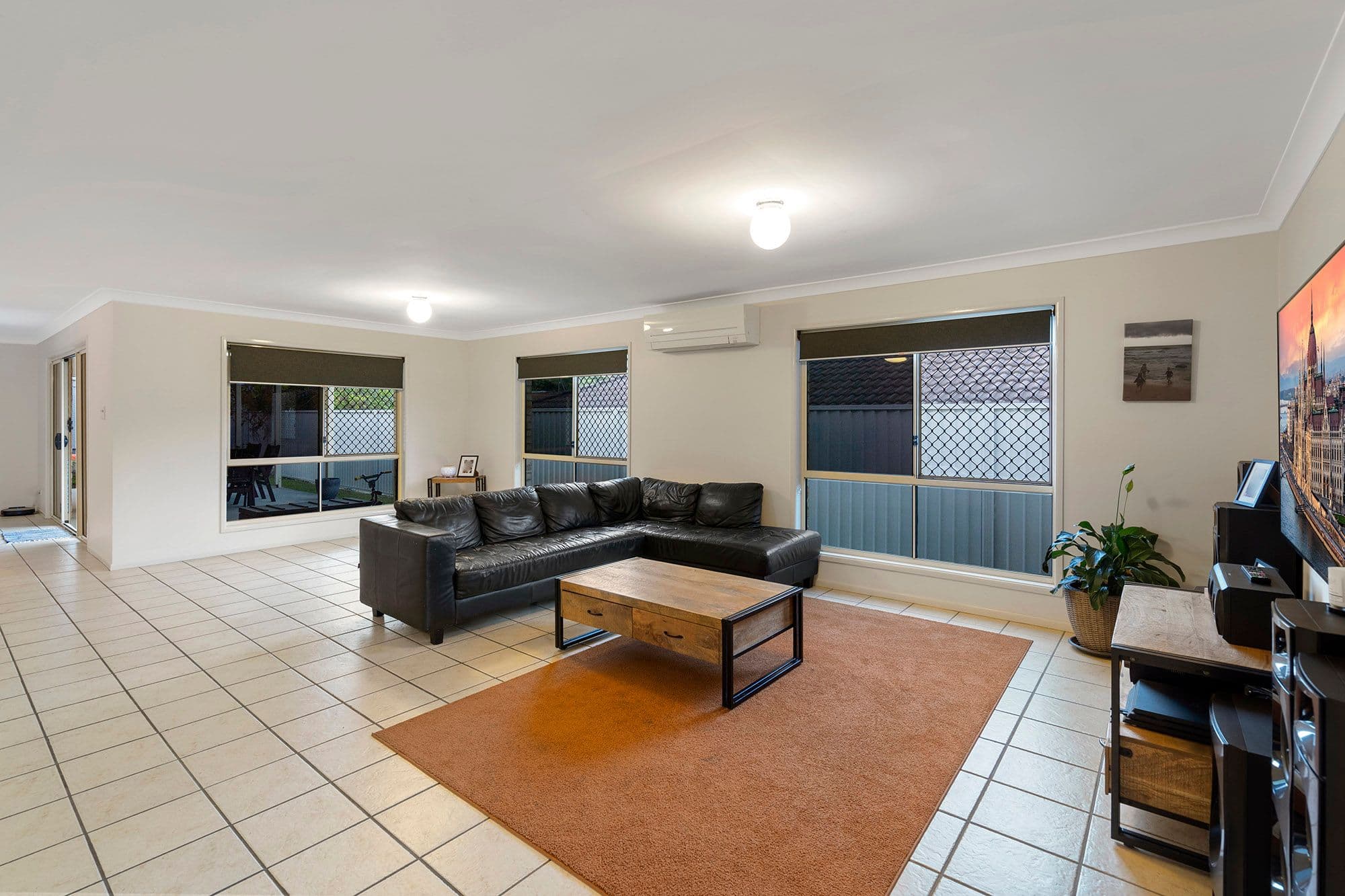 36 Mountain View Crescent, Mount Warren Park QLD 4207, Mount Warren Park - Thumbnail 3