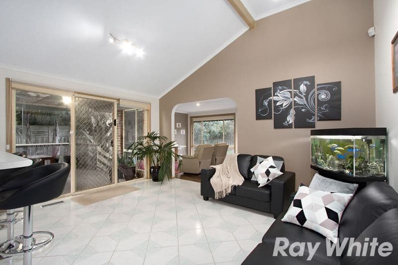 10 Maralee Court, Berwick VIC 3806, Berwick - Thumbnail 4