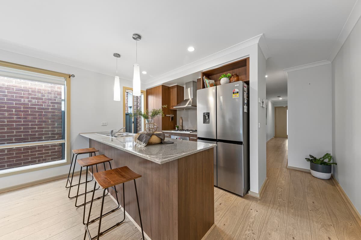 17 Hestia Avenue, Cranbourne West VIC 3977, Cranbourne West - Thumbnail 2