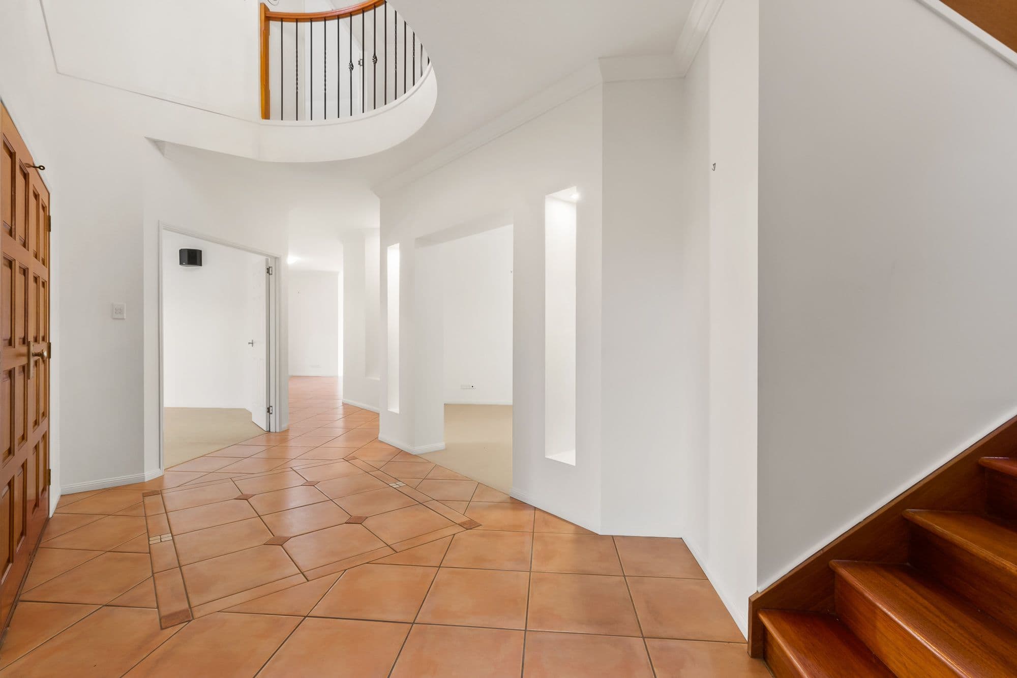 9 Ehlers Close, Carindale QLD 4152, Carindale - Thumbnail 2