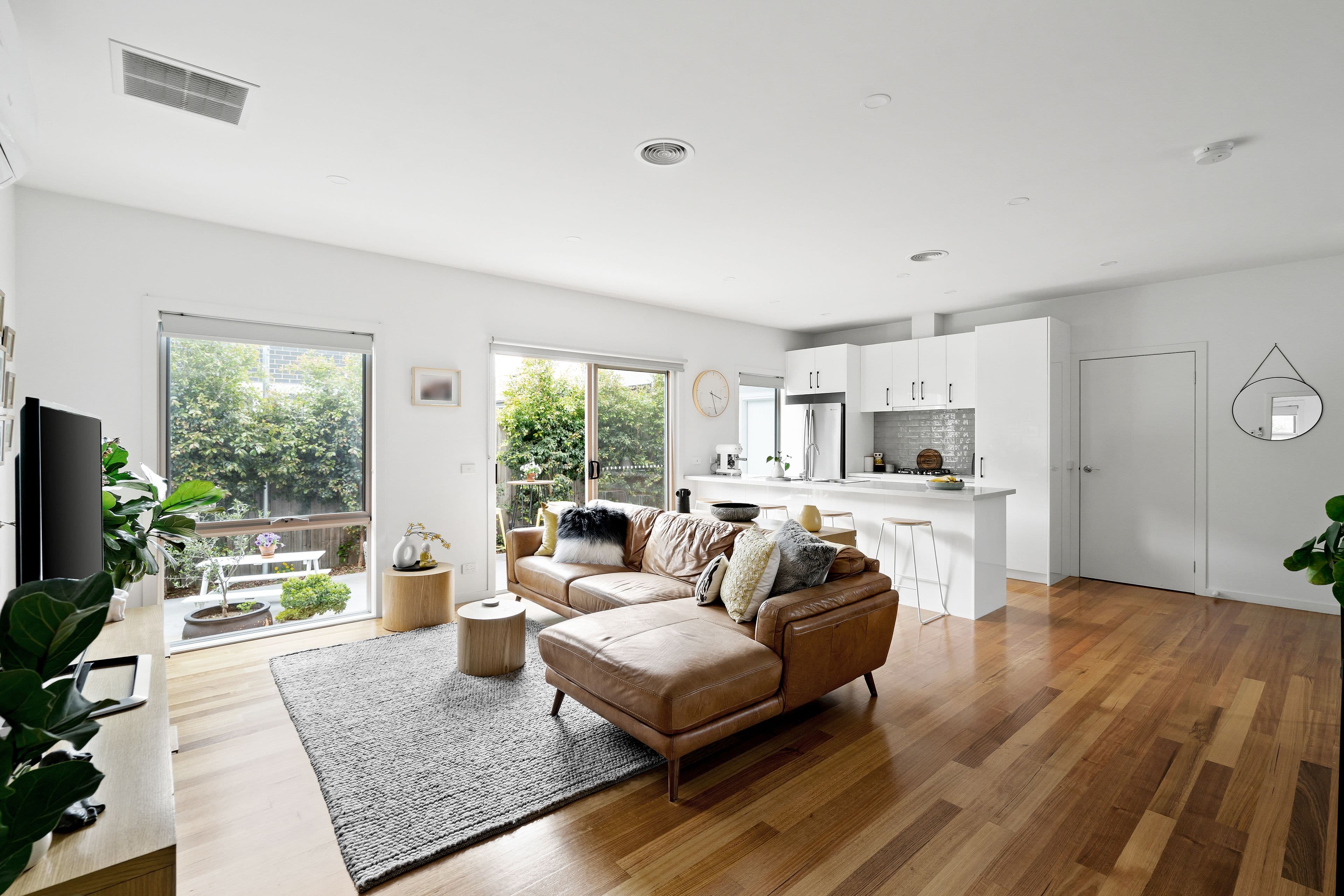 22 Almond Avenue, Brooklyn VIC 3012, Brooklyn - Thumbnail 3