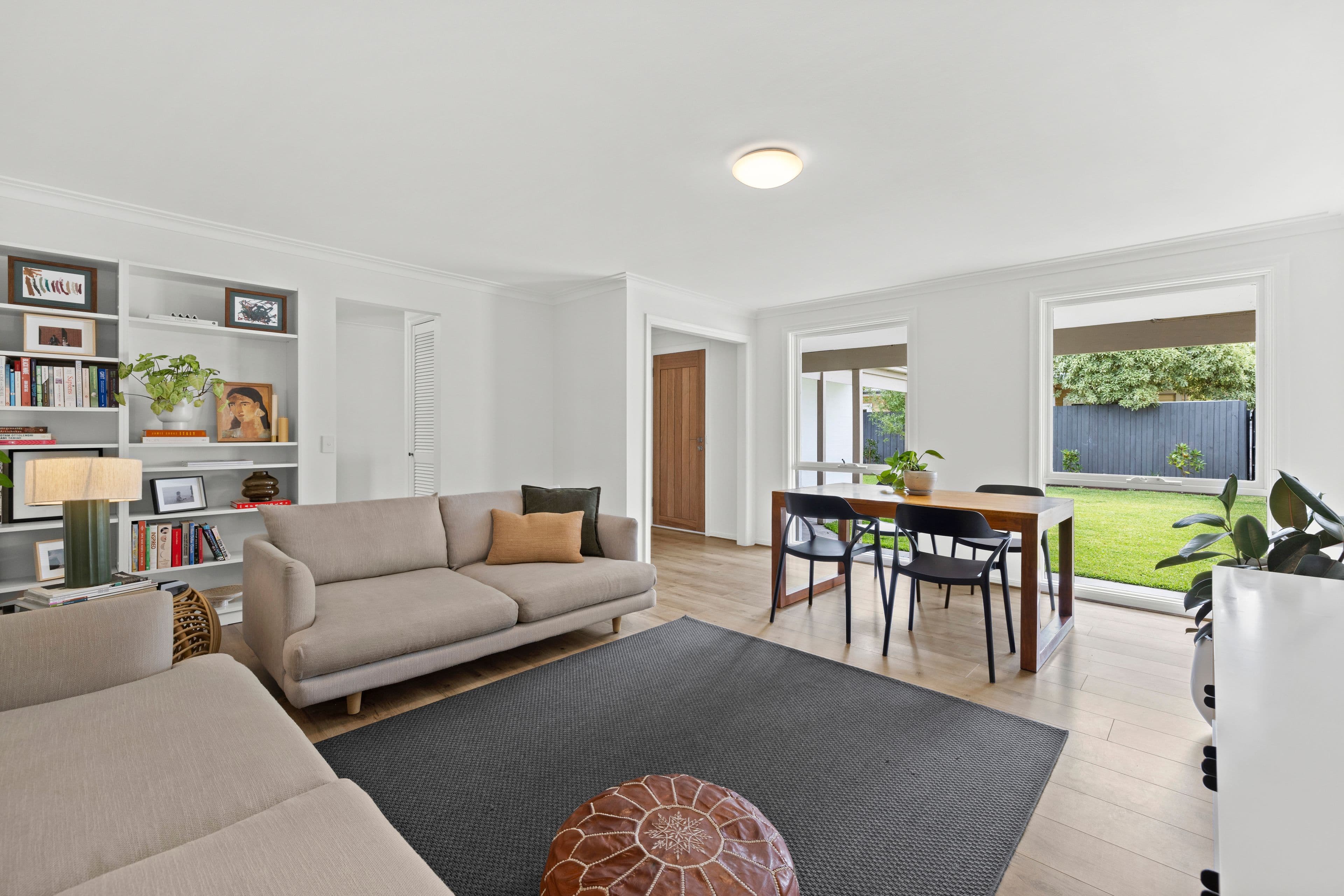 24 Stuart Avenue, Cheltenham VIC 3192, Cheltenham - Thumbnail 2