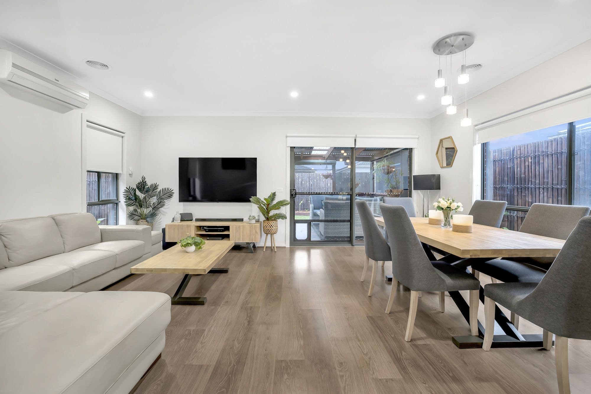 8 Crestfield Way, Wyndham Vale VIC 3024, Wyndham Vale - Thumbnail 2