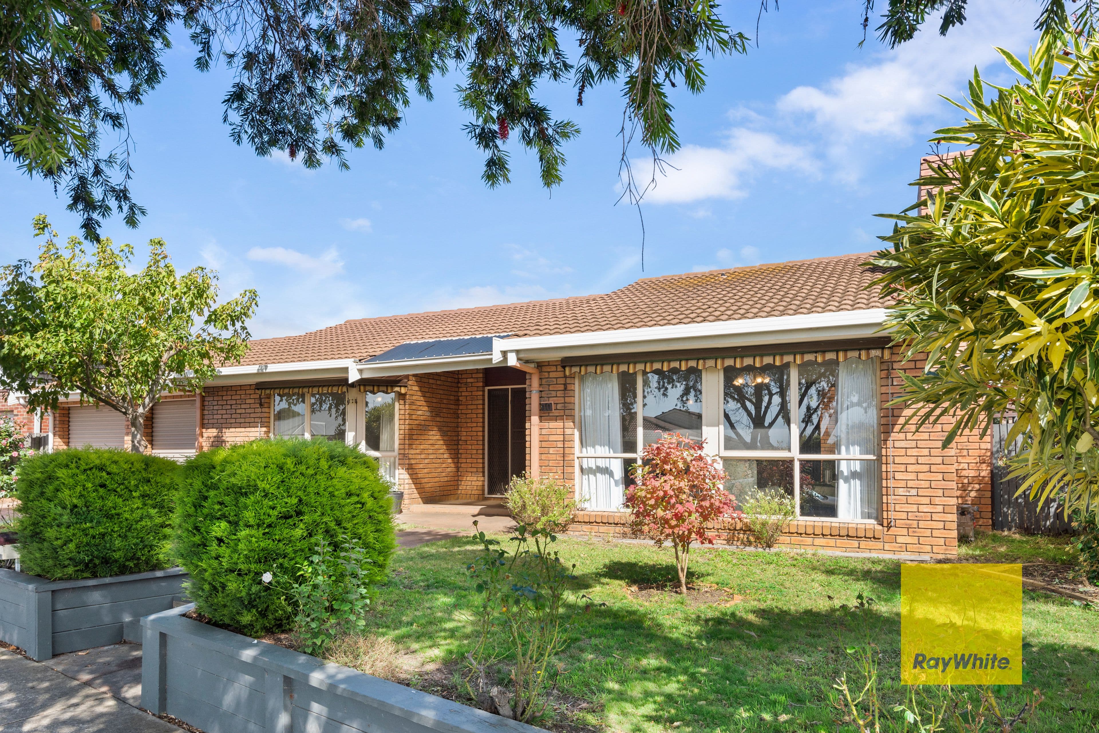 10 Glastonbury Drive, Highton VIC 3216, Highton - Thumbnail 2
