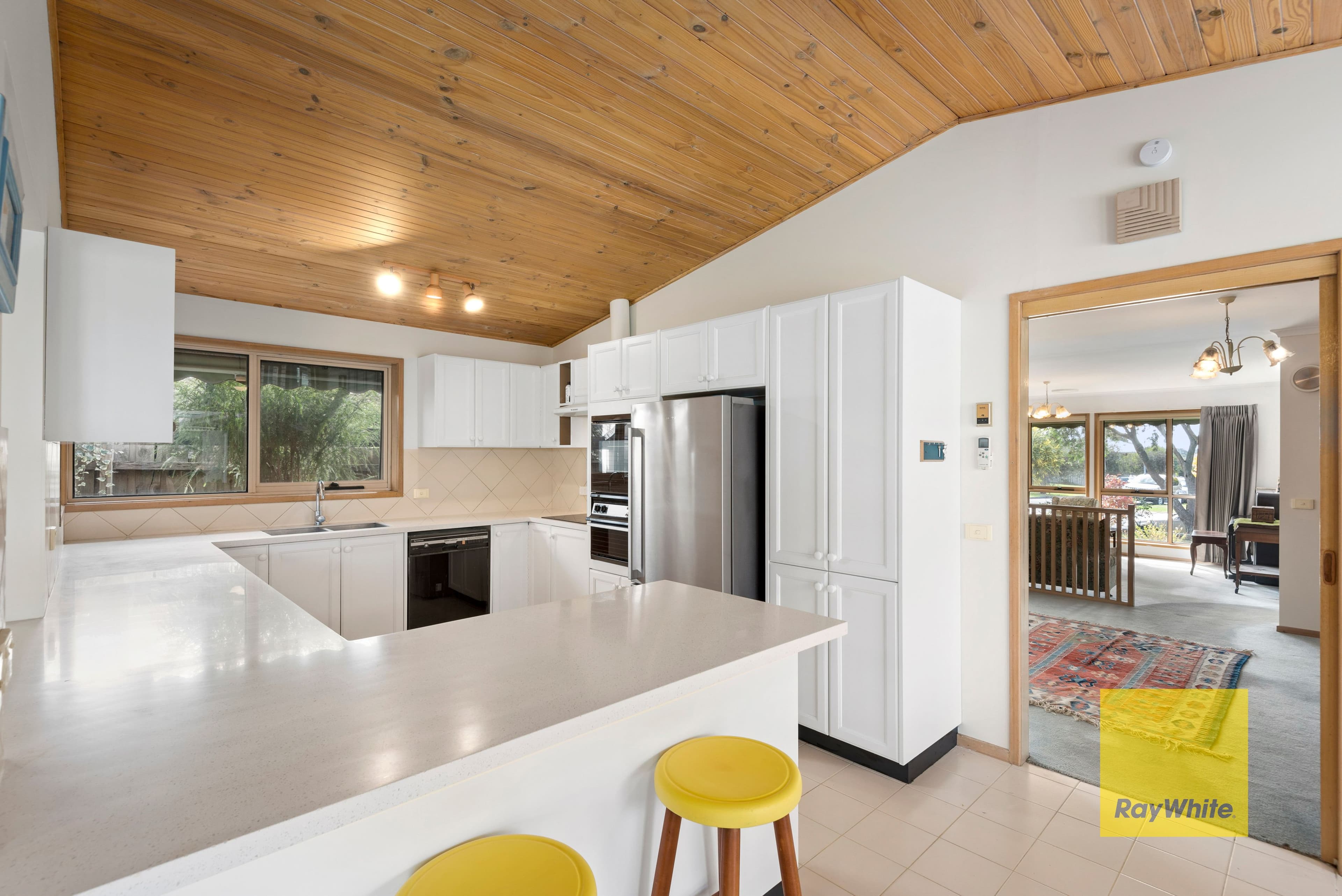10 Glastonbury Drive, Highton VIC 3216, Highton - Thumbnail 4
