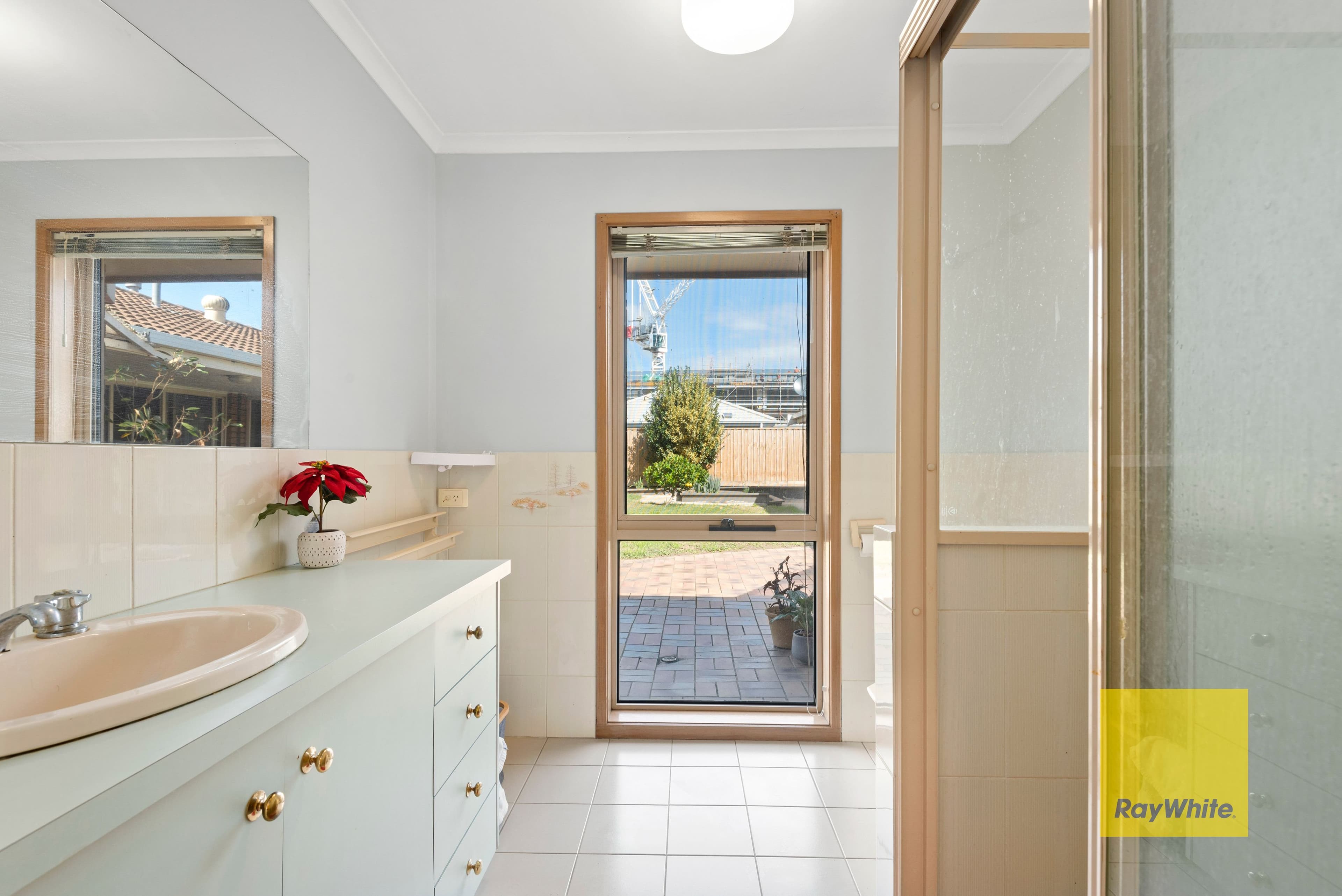 10 Glastonbury Drive, Highton VIC 3216, Highton - Thumbnail 8