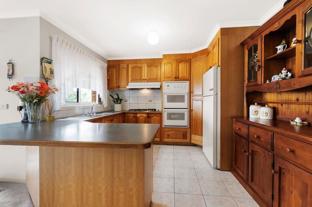 28 Manning Clark Road, Mill Park VIC 3082, Mill Park - Thumbnail 2