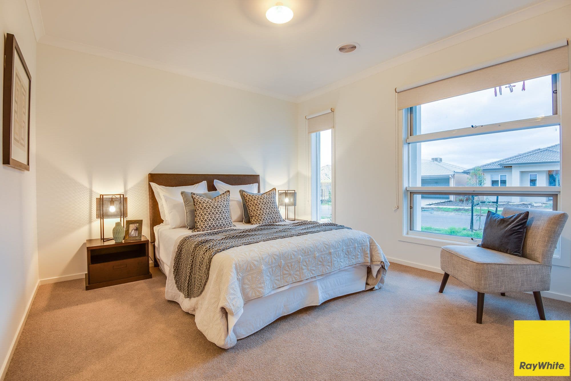 16 Featherwood Crescent, Craigieburn VIC 3064, Craigieburn - Thumbnail 3