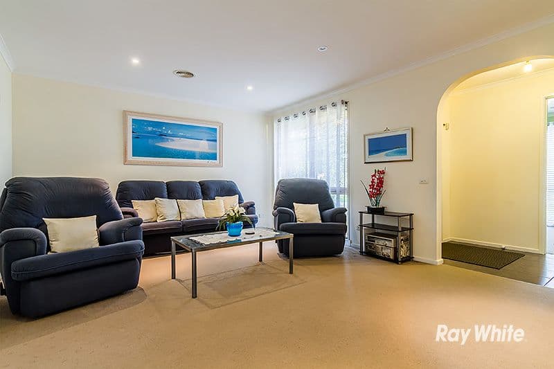 7 Joseph Banks Crescent, CRANBOURNE VIC 3977, Cranbourne - Thumbnail 3