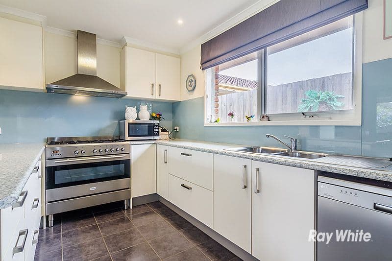 7 Joseph Banks Crescent, CRANBOURNE VIC 3977, Cranbourne - Thumbnail 4