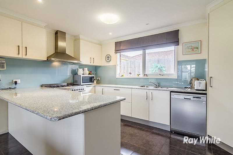 7 Joseph Banks Crescent, CRANBOURNE VIC 3977, Cranbourne - Thumbnail 5