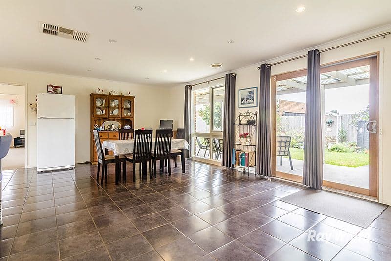 7 Joseph Banks Crescent, CRANBOURNE VIC 3977, Cranbourne - Thumbnail 7