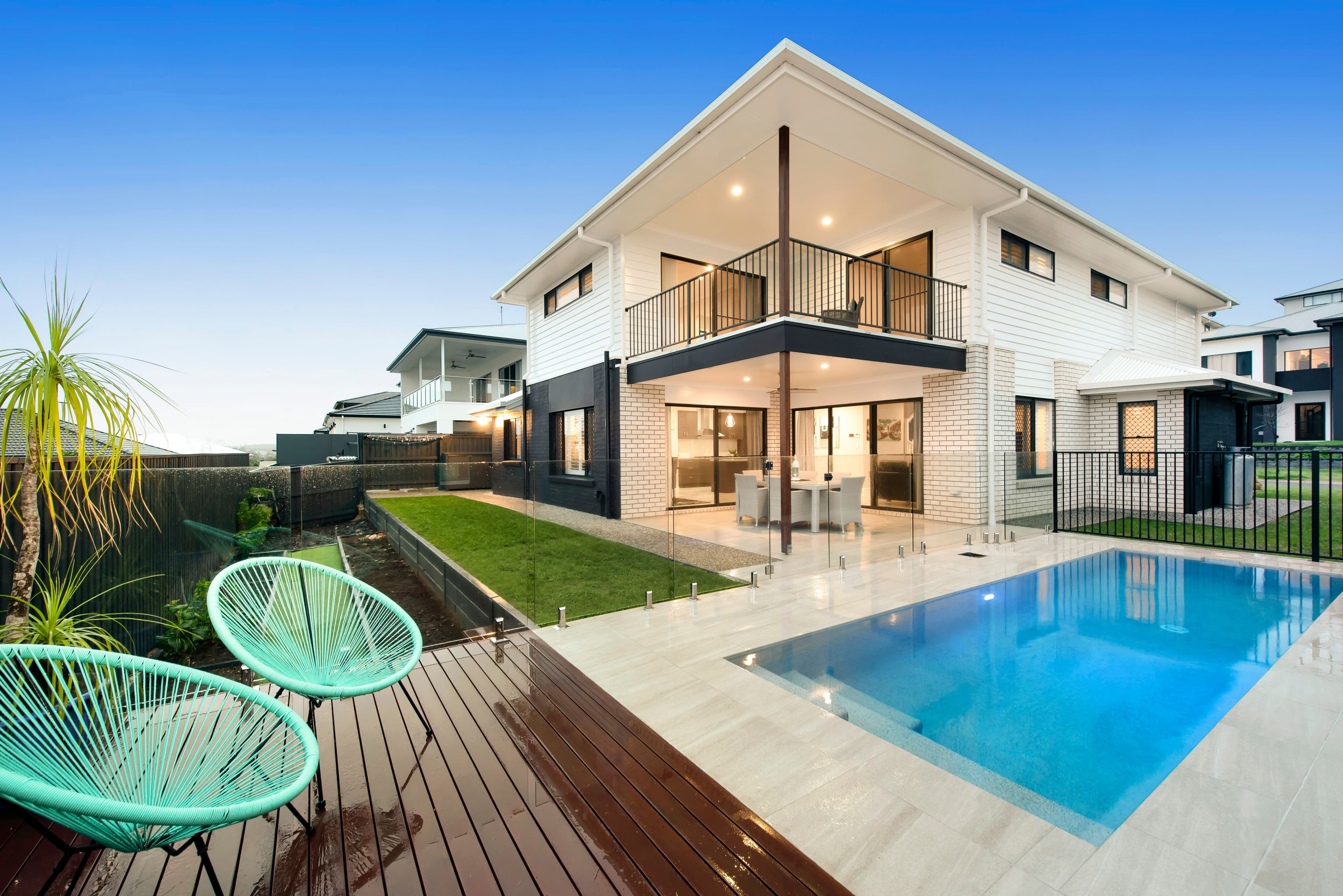 8 Southview Crescent, Carindale QLD 4152, Carindale - Image 1