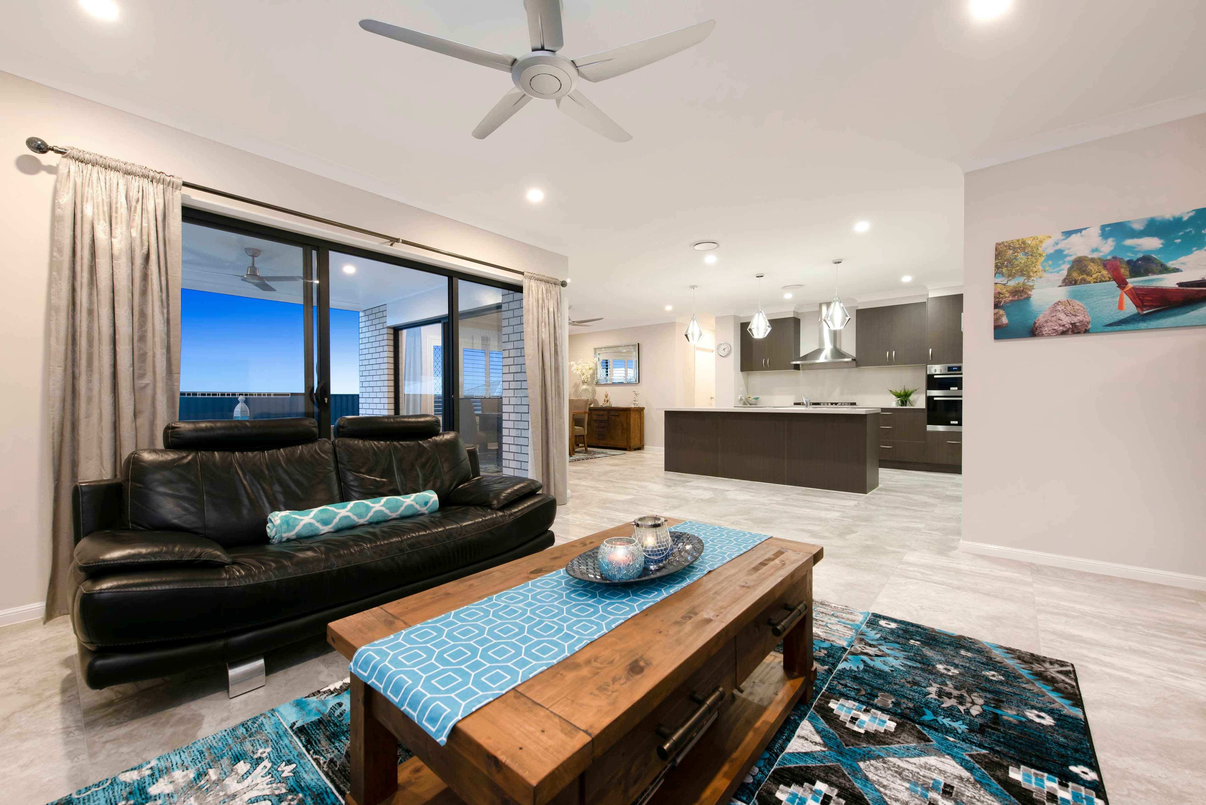 8 Southview Crescent, Carindale QLD 4152, Carindale - Thumbnail 2