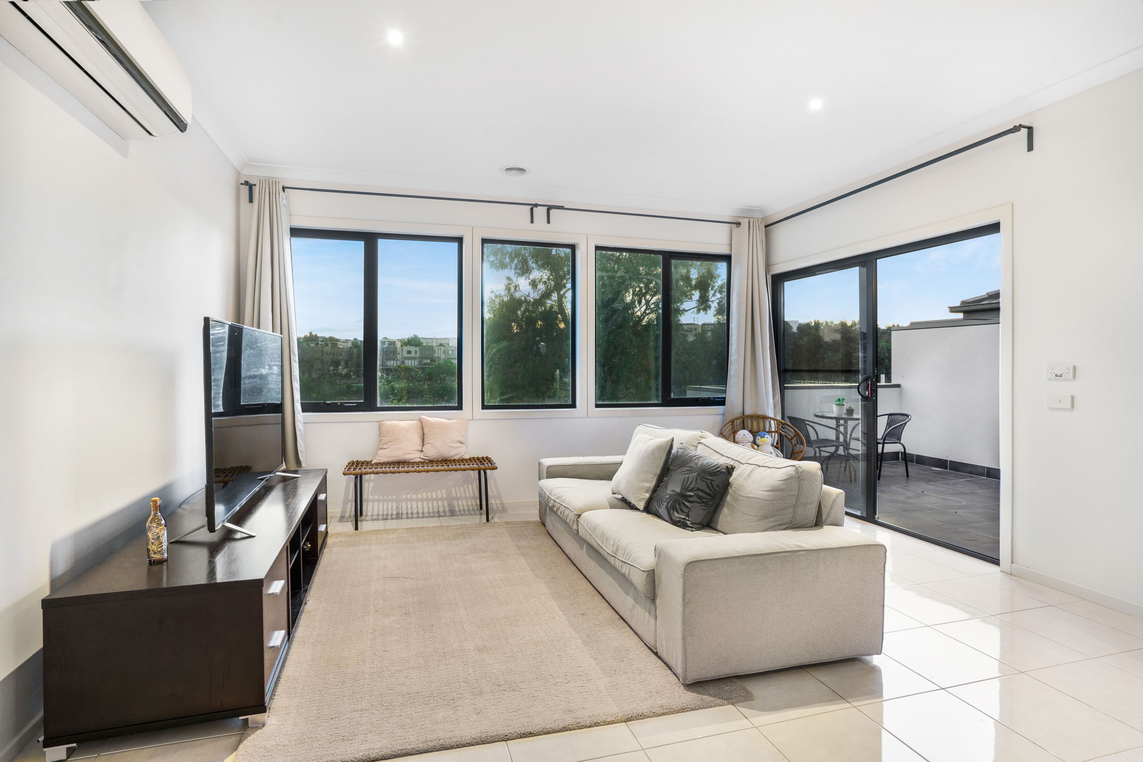 28 Zara Close, Bundoora VIC 3083, Bundoora - Thumbnail 2