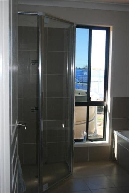 4 Tate Place, ROMA QLD 4455, Roma - Thumbnail 3