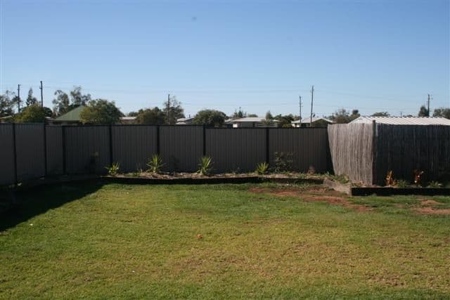 4 Tate Place, ROMA QLD 4455, Roma - Thumbnail 5