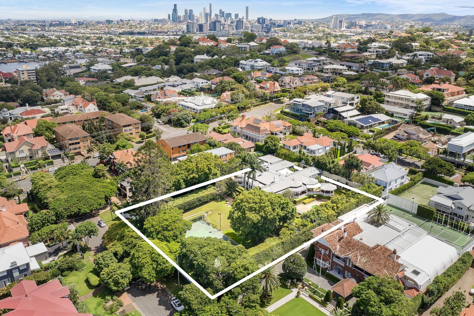 14 Sutherland Avenue, Ascot QLD 4007, Ascot - Thumbnail 2