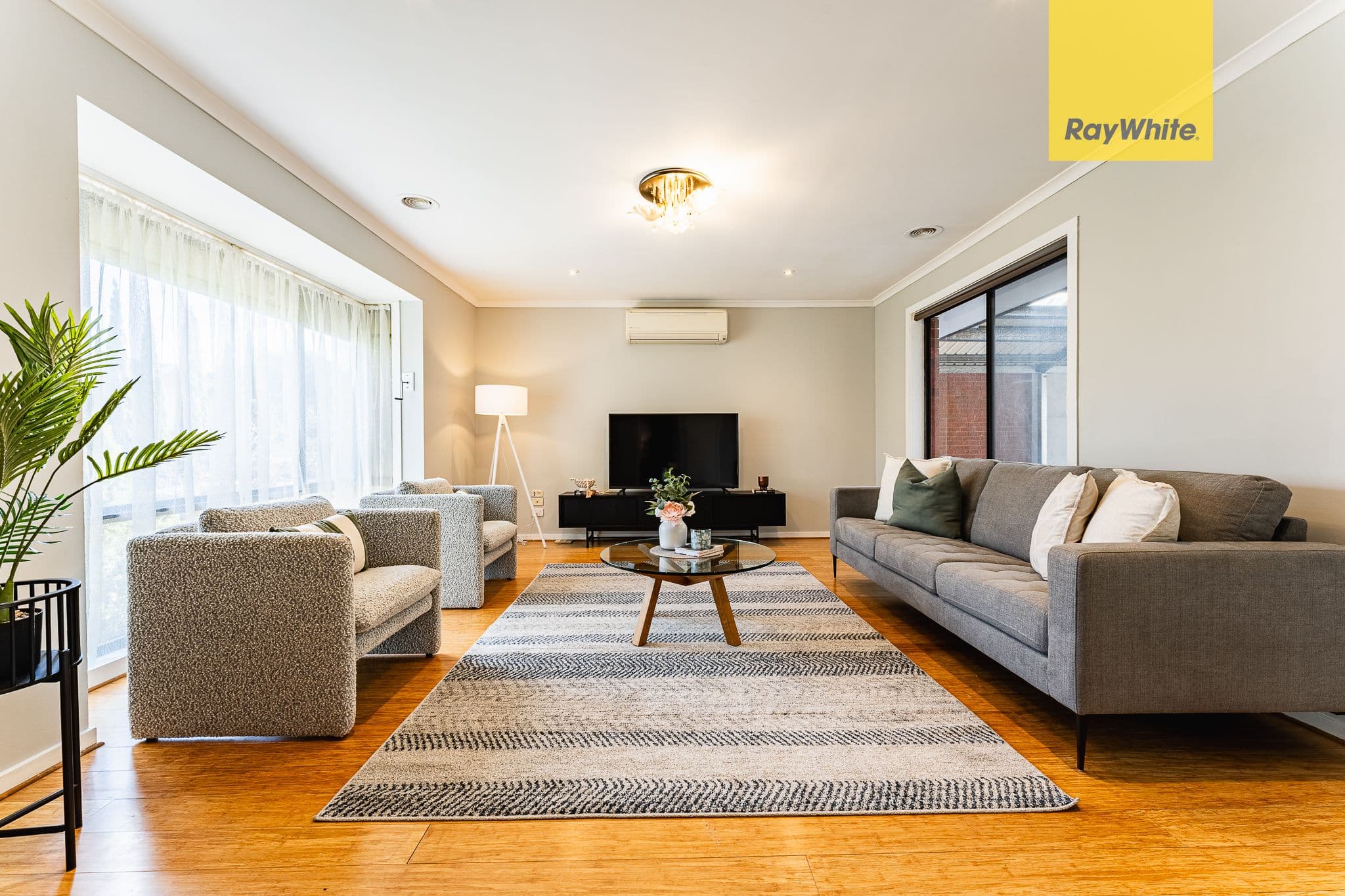 48 Moonstone Circuit, St Albans VIC 3021, St Albans - Thumbnail 2