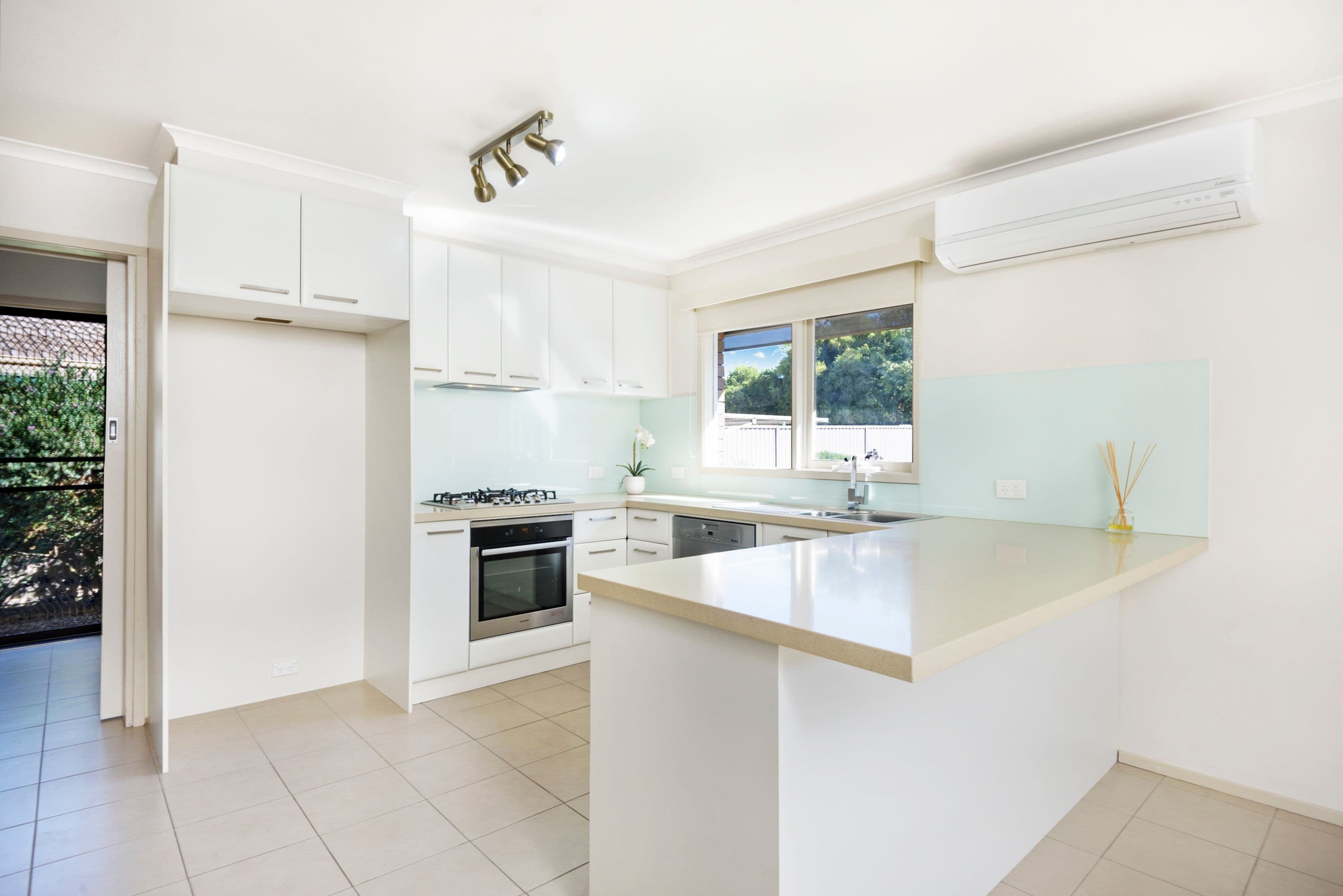 25 Head Street, Wendouree VIC 3355, Wendouree - Thumbnail 2