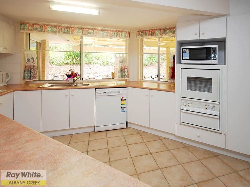 9 Ganton Place, ALBANY CREEK QLD 4035, Albany Creek - Thumbnail 2
