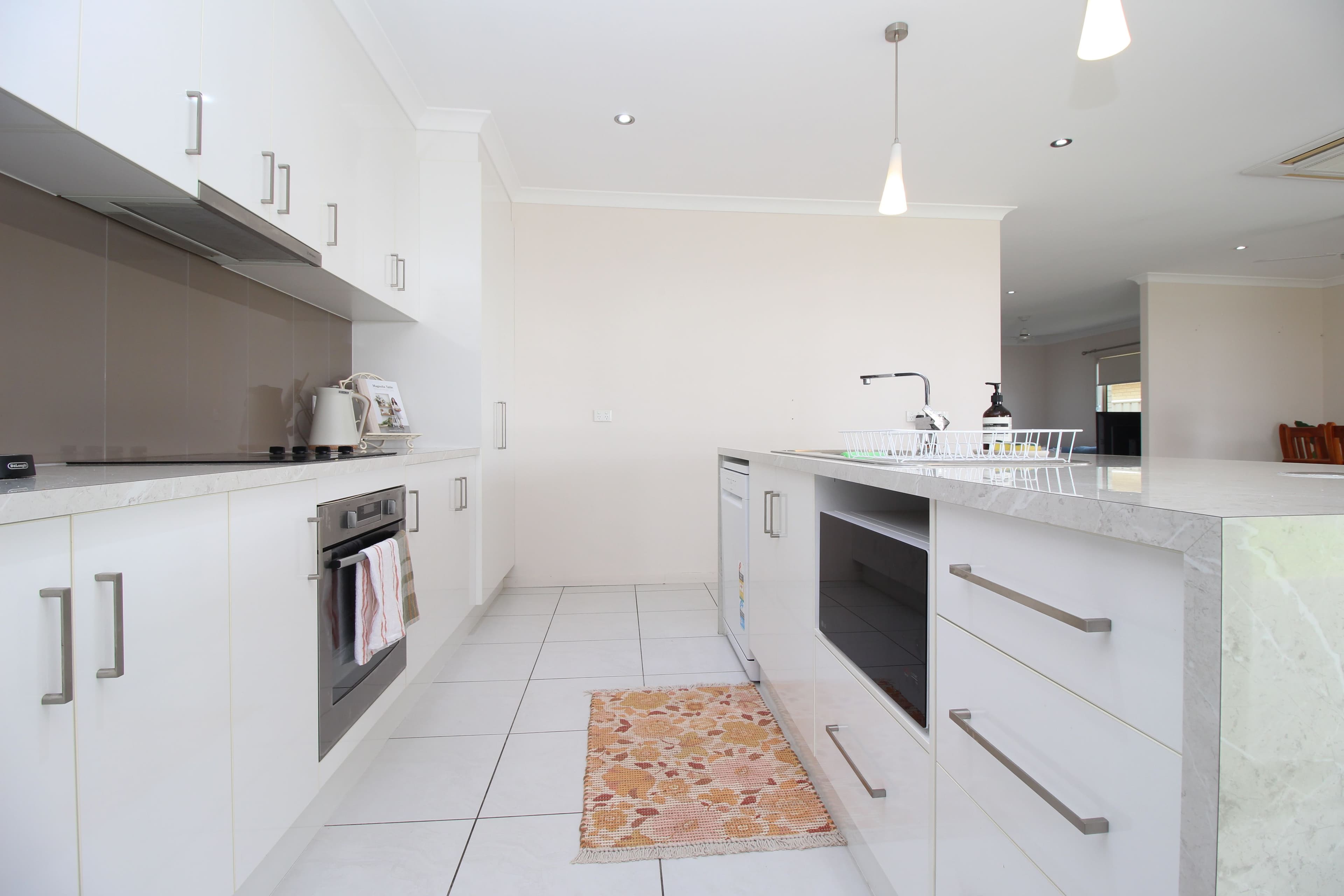 7A Wright Street, Emerald QLD 4720, Emerald - Thumbnail 2