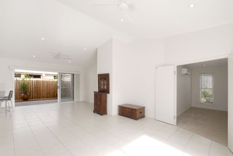 25 Elvena Circuit, LITTLE MOUNTAIN QLD 4551, Little Mountain - Thumbnail 5