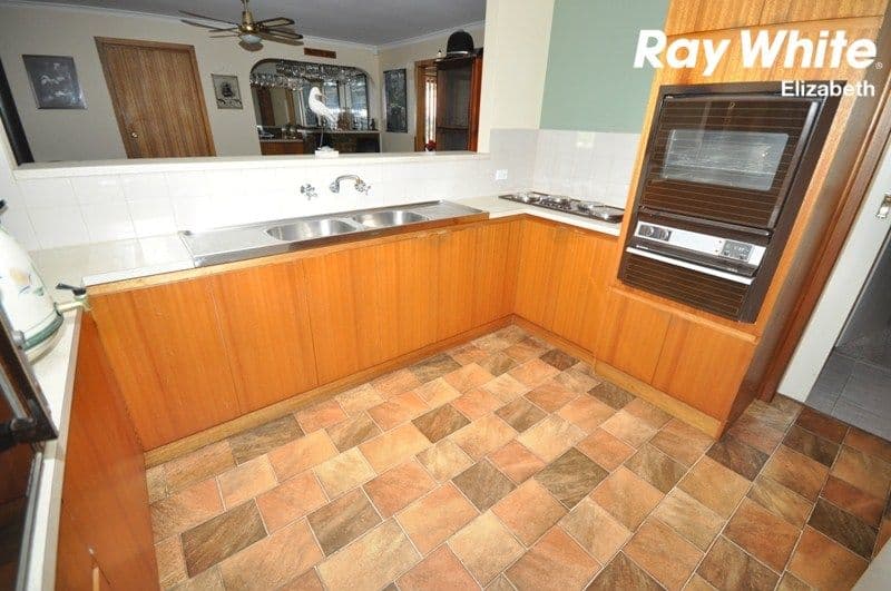 14 Illawarra Court, Craigmore SA 5114, Craigmore - Thumbnail 7