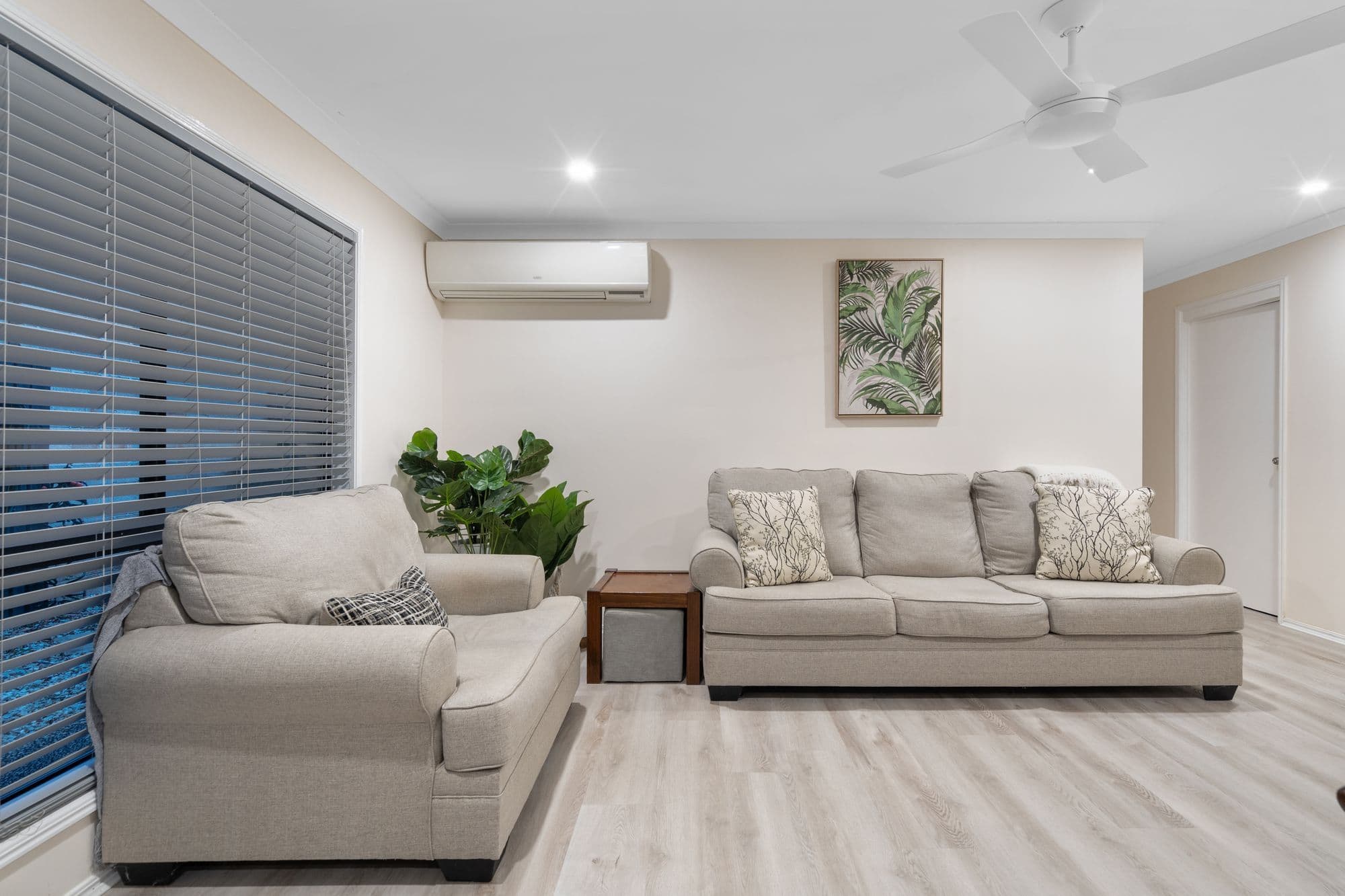 6 River Meadows Drive, Upper Coomera QLD 4209, Upper Coomera - Thumbnail 2