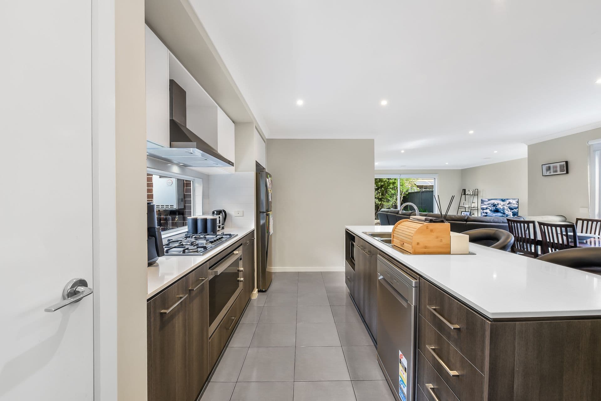 16 Artfield Street, Cranbourne East VIC 3977, Cranbourne East - Thumbnail 4