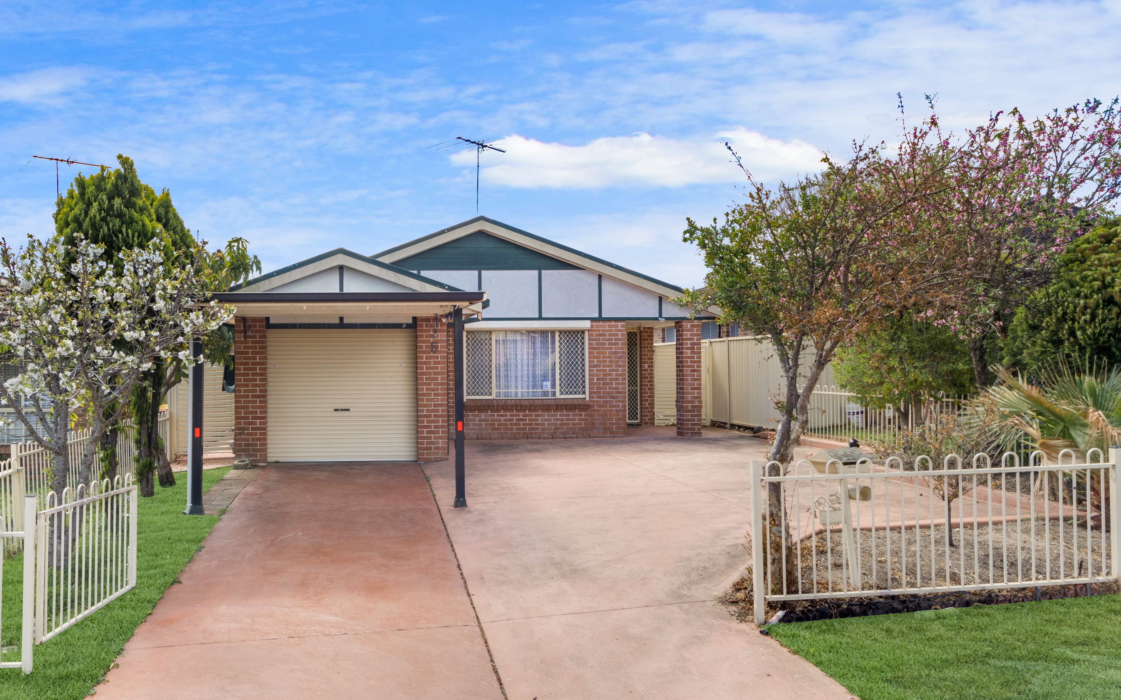 5 Stockalls Place, Minto NSW 2566, Minto - Image 1