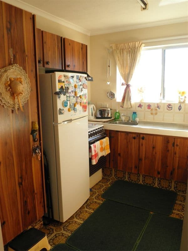 5 Christine Avenue, BURLEIGH HEADS QLD 4220, Torquay - Thumbnail 4