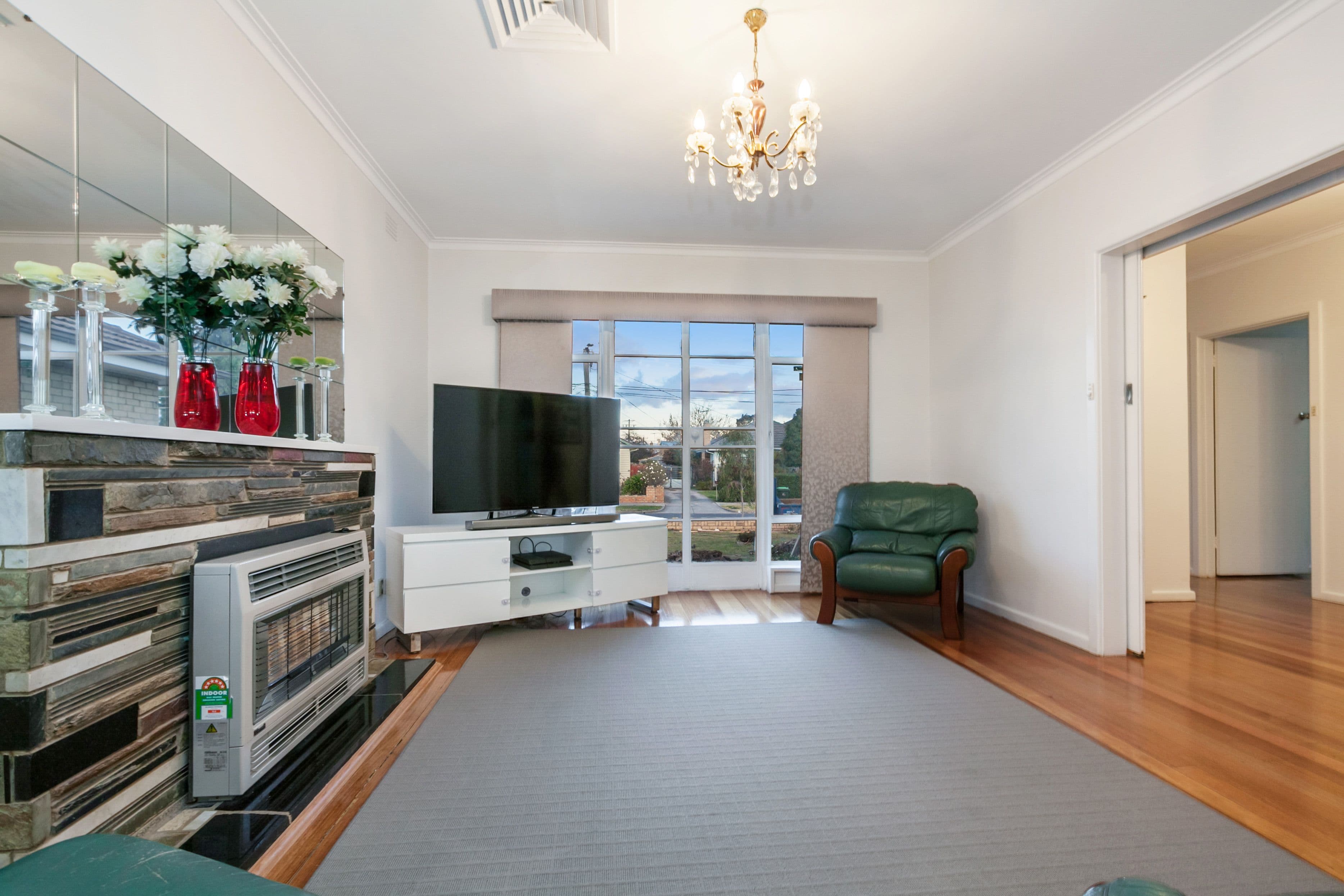 19 Lucille Avenue, Reservoir VIC 3073, Reservoir - Thumbnail 3