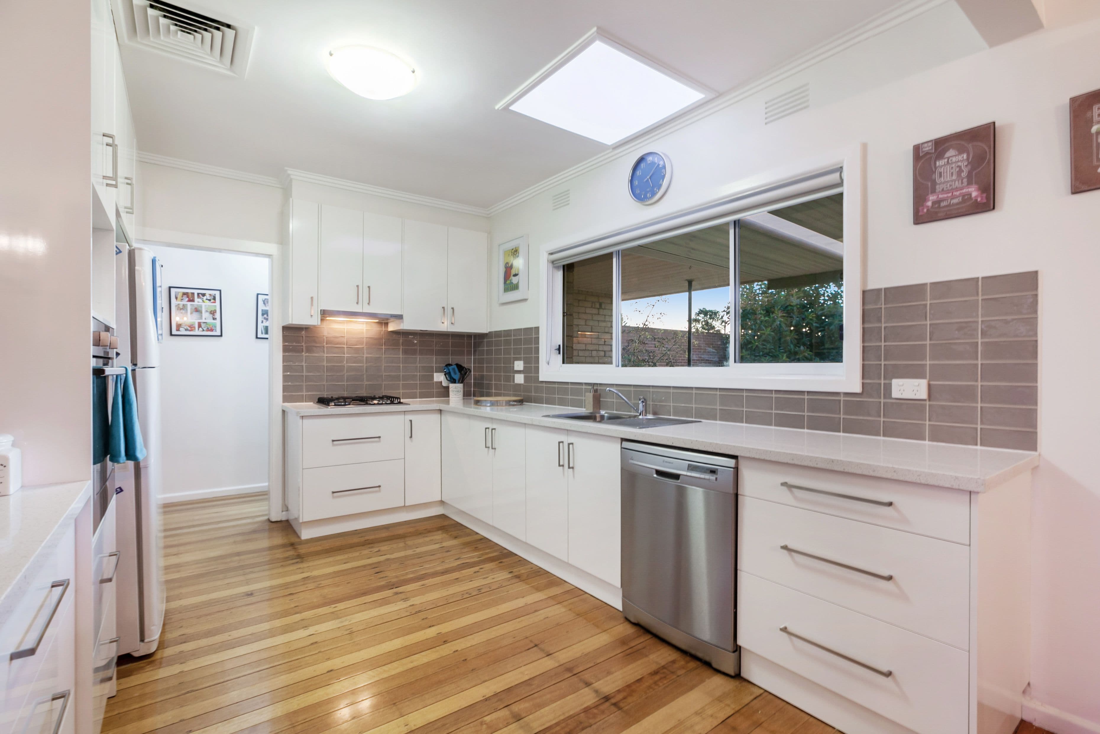 19 Lucille Avenue, Reservoir VIC 3073, Reservoir - Thumbnail 4