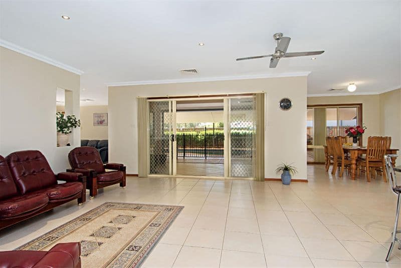 18 Hillier Close, CAMDEN PARK NSW 2570, Camden Park - Thumbnail 3