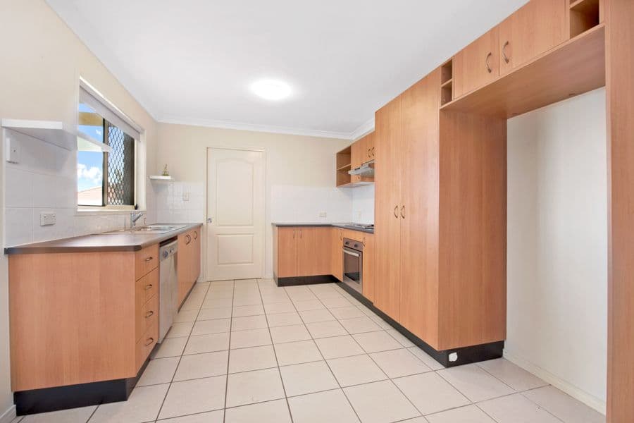 21 Barculdie Crescent, Deception Bay QLD 4508, Deception Bay - Thumbnail 2