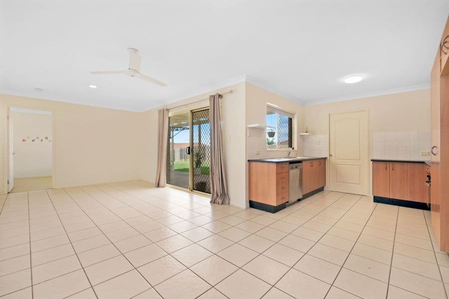 21 Barculdie Crescent, Deception Bay QLD 4508, Deception Bay - Thumbnail 3