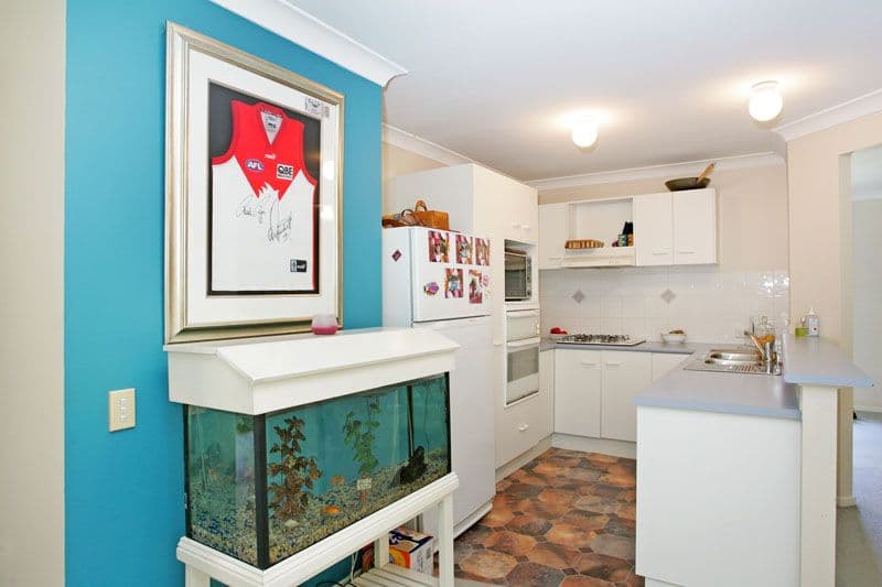 3 Carrington Close, BERKELEY VALE NSW 2261, Berkeley Vale - Thumbnail 2