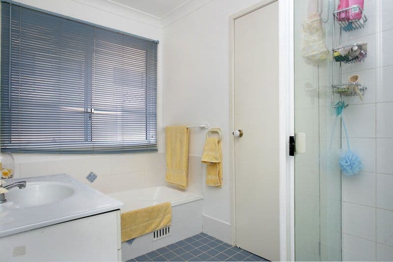3 Carrington Close, BERKELEY VALE NSW 2261, Berkeley Vale - Thumbnail 3