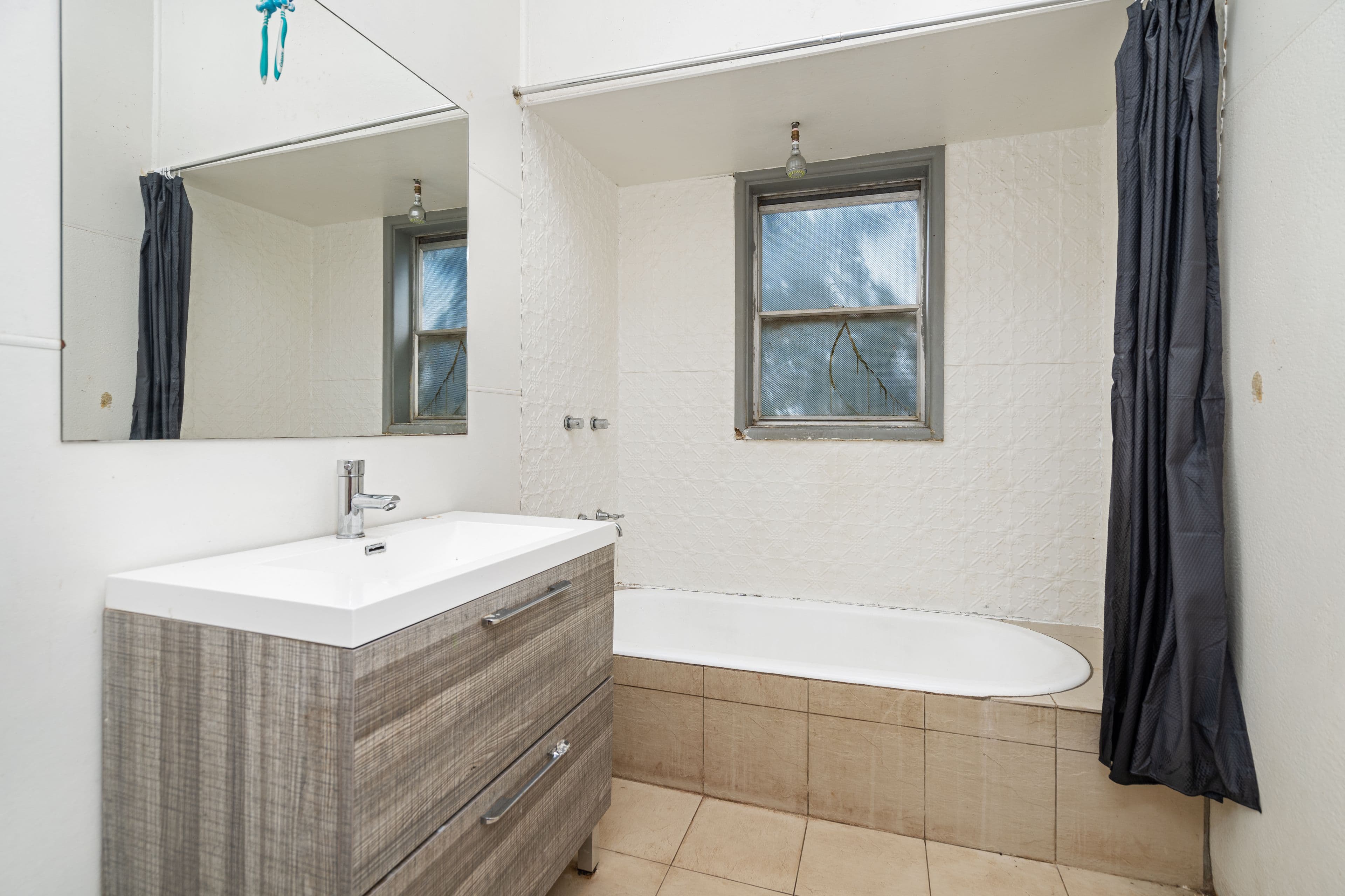 52 Main Street, Junee NSW 2663, Junee - Thumbnail 7