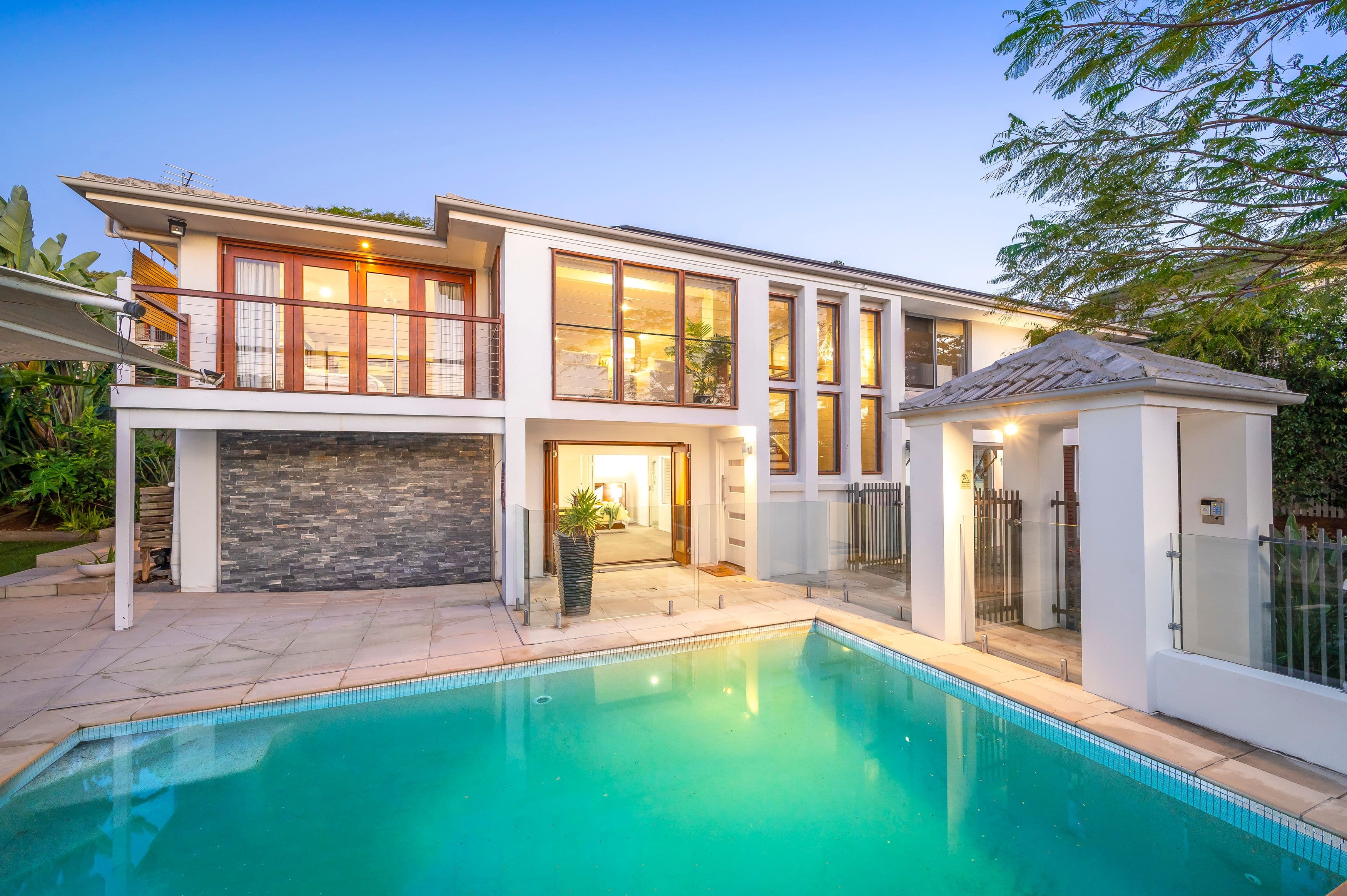 15 Lynell Street, Hamilton QLD 4007, Hamilton - Image 1