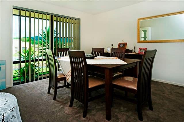 2 Burr Court, PACIFIC PINES QLD 4211, Pacific Pines - Thumbnail 6