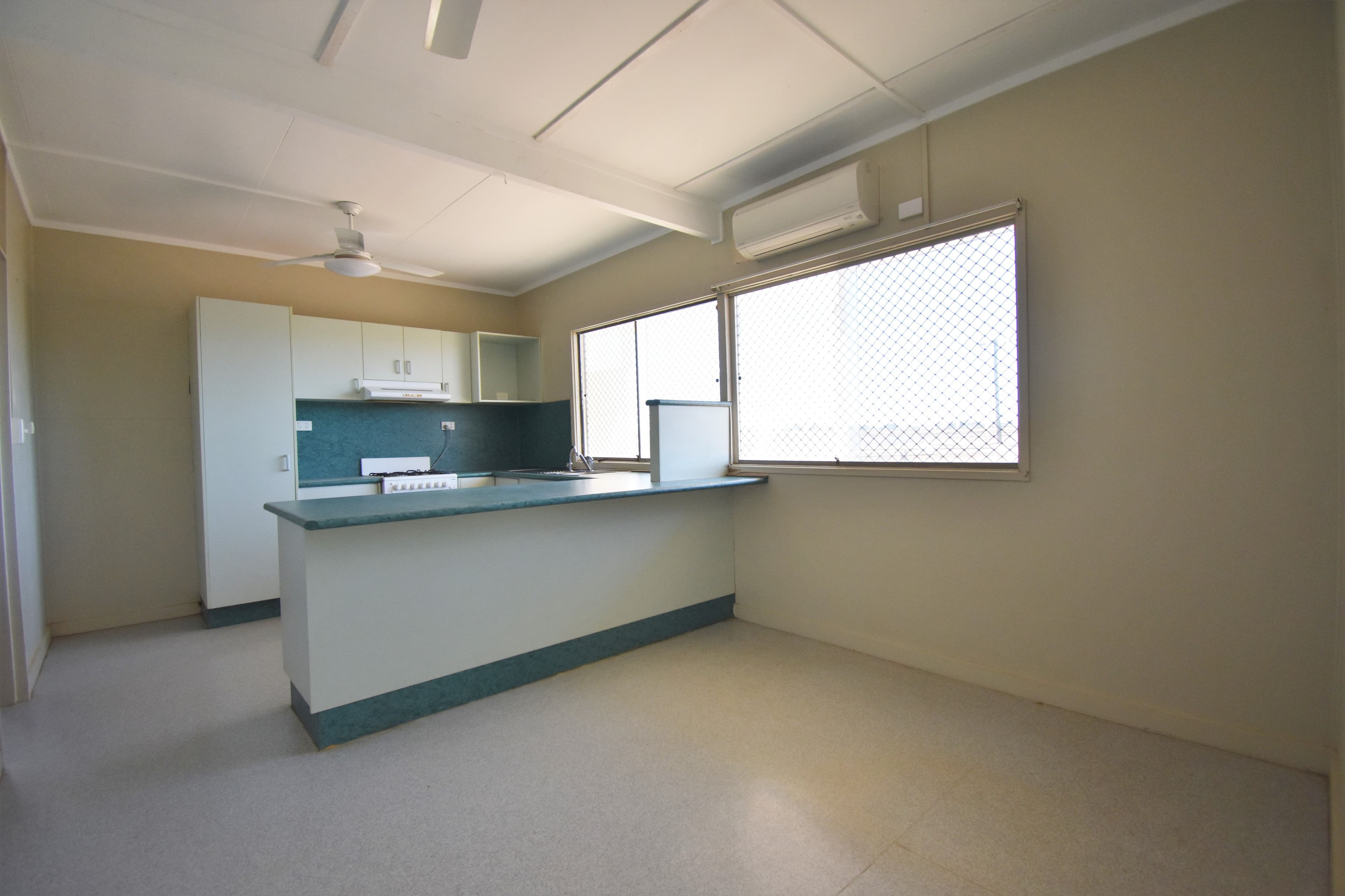 61 Ilfracombe Road, Longreach QLD 4730, Longreach - Thumbnail 4